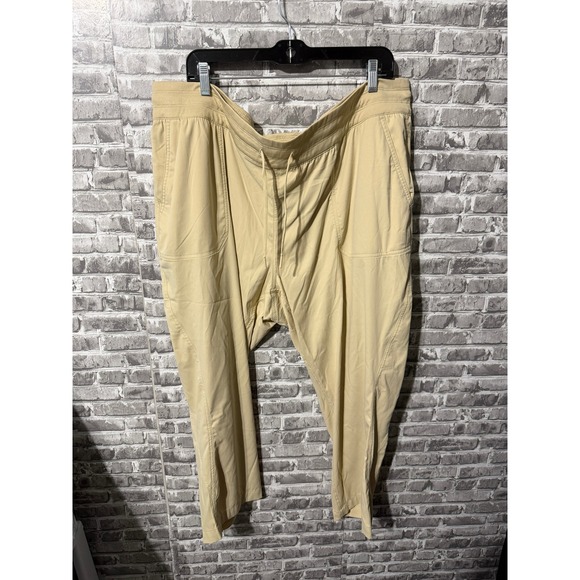 The North Face Pants - The North Face Women Aphrodite Motion Capri Pants Tan Khaki 3XL NWT